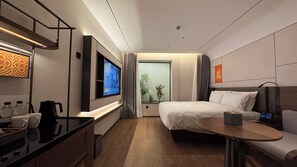 Basic Double Room | In-room safe, blackout drapes, free WiFi