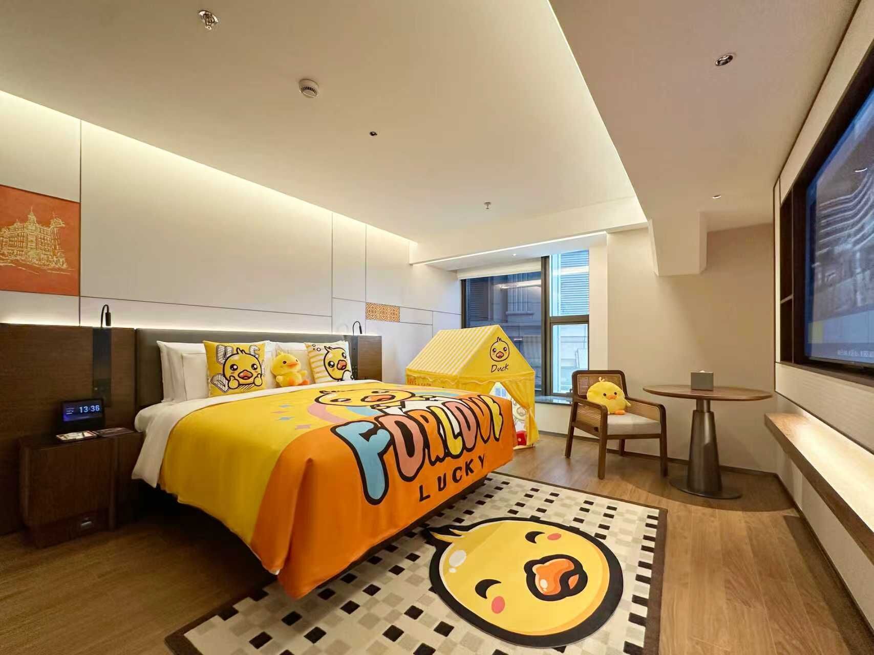 Family Room | Free minibar, in-room safe, blackout drapes, free WiFi