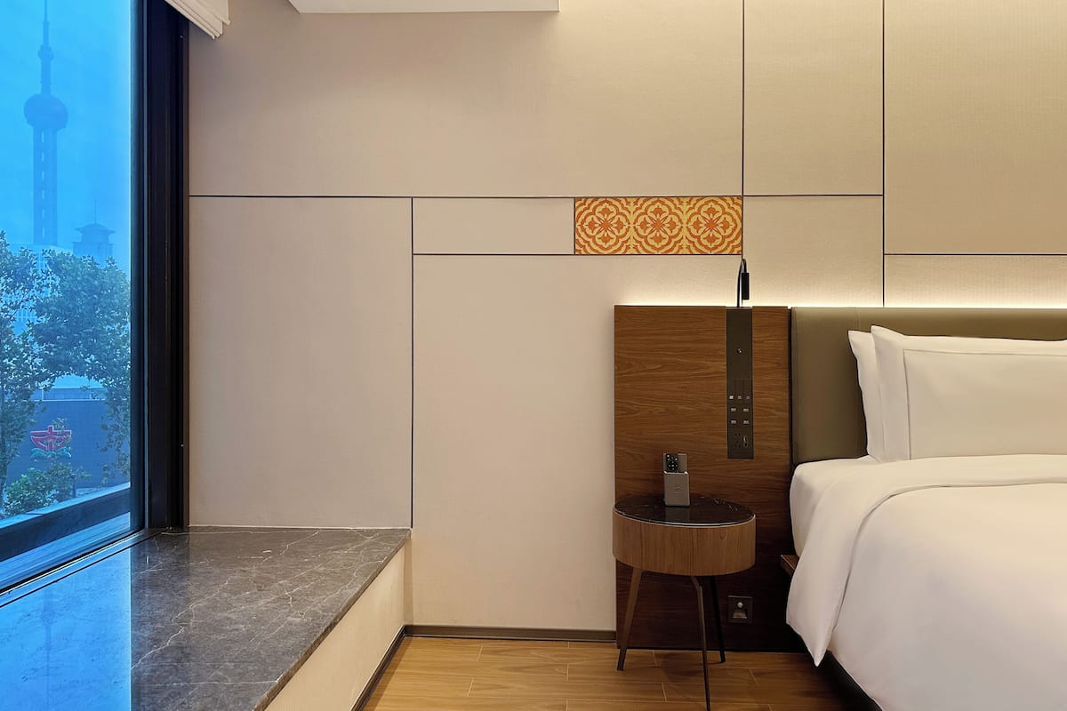 Signature Studio Suite | Free minibar, in-room safe, blackout drapes, free WiFi