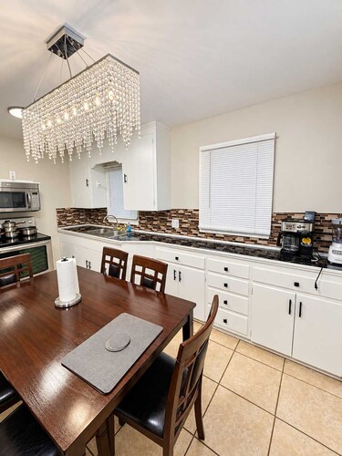Modern 2BR Retreat | 85” TV Ultra-Comfy king Beds