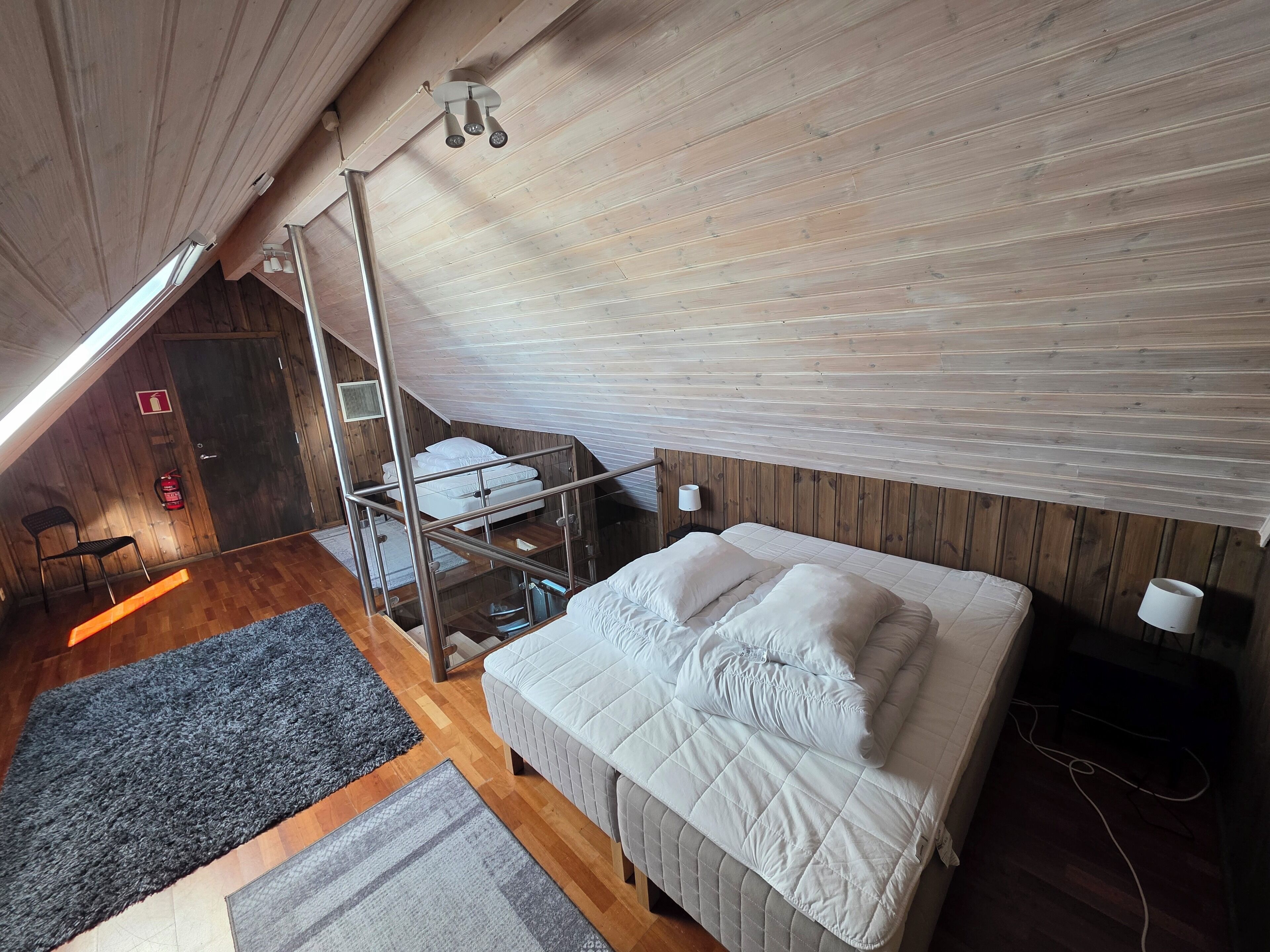 9 soverom, strykejern/-brett, internettilgang og sengetøy