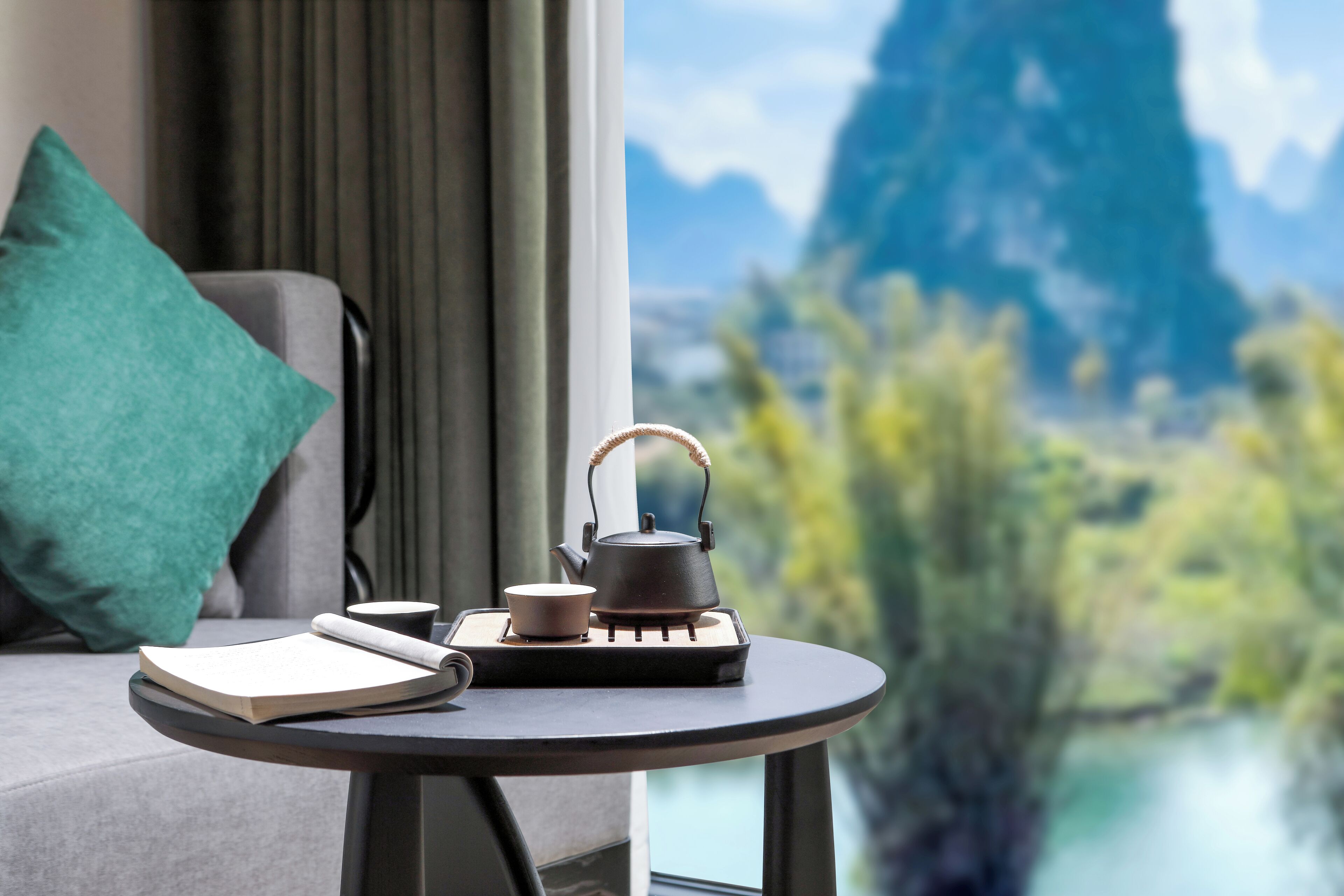 Cortinas blackout, tabla de planchar con plancha y wifi gratis 