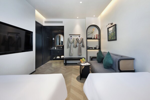 Dubbelrum för familj | Mörkläggningsgardiner, strykjärn/strykbräda och gratis wi-fi