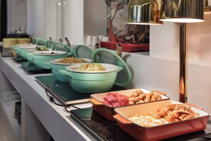 Tägliches inbegriffenes Frühstücksbuffet