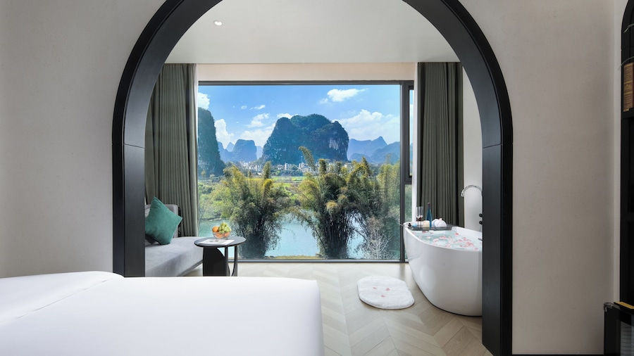 Yangshuo Norton Manor Resort