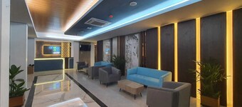 Front One Luxe Hotel Solo