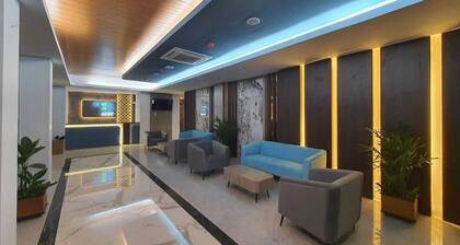 Front One Luxe Hotel Solo