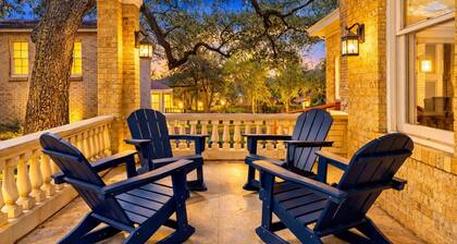 NEW Grand Historic Manor Spacious 5 Bedroom, 5 Bath, Near The Square, TXST, UFCU Stadium & River