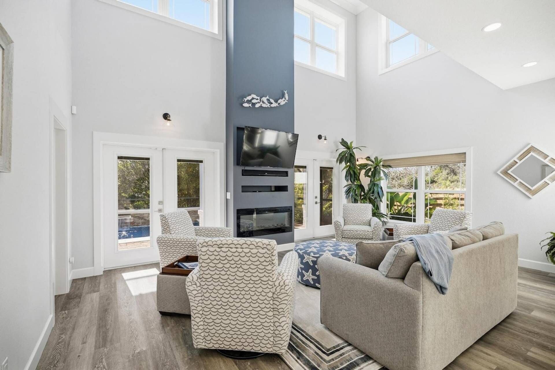 智能电视、壁炉