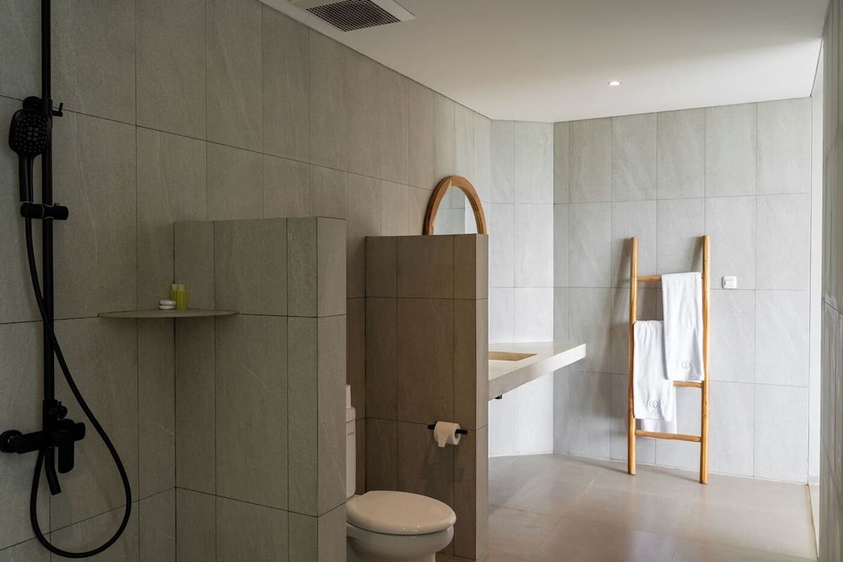 Luxury Villa, Hill View | Bathroom