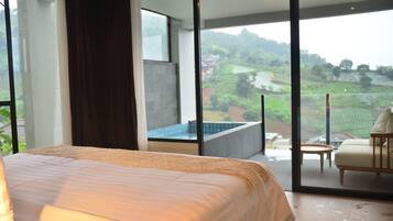 Luxury Villa, Hill View | Desk, blackout curtains, iron/ironing board, free WiFi