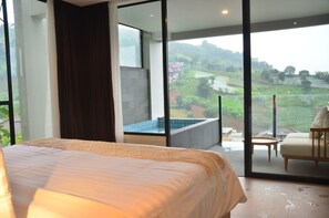 Luxury Villa, Hill View | Desk, blackout curtains, iron/ironing board, free WiFi - Emerald hill 12 BR karaoke heated pool (Cimenyan)