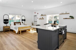 1 slaapkamer, een strijkplank/strijkijzer, gratis wifi, beddengoed