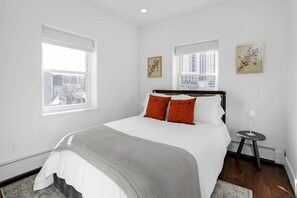 2 bedrooms, iron/ironing board, free WiFi, bed sheets - Modern 2 Bdr, Harbor Point #2 – Walk to Train, Restaurants, City + Shore (Stamford)