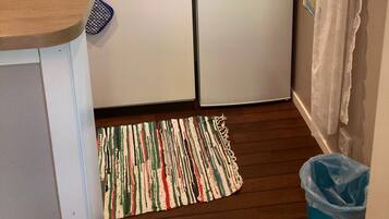 Fridge, microwave, stovetop, electric kettle