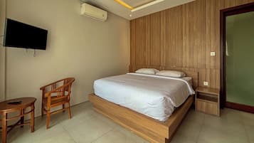 Three-Bedroom Villa | Free WiFi