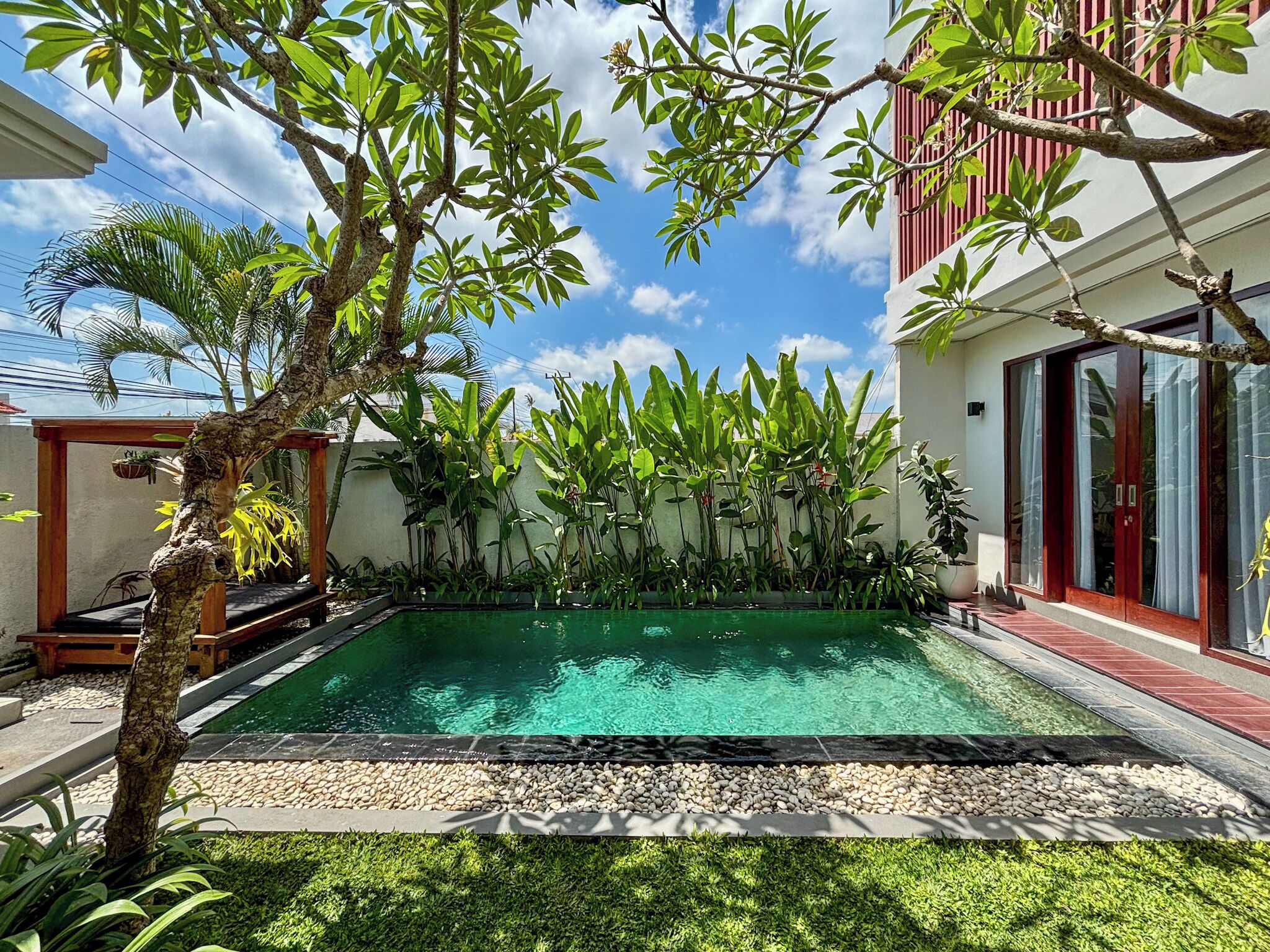 Hồ bơi ngoài trời 