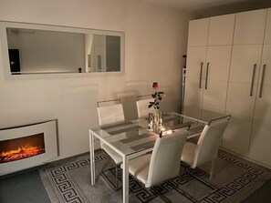 Dining - Apartment 'Skipper Am Steinhuder Meer' with Wi-Fi and Air Conditioning (Wunstorf)