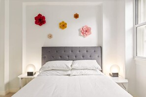 3 habitaciones, tabla de planchar con plancha, wifi y ropa de cama 
