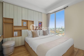 Apartment, 2 Bedrooms, City View | Desk, laptop workspace, iron/ironing board, free WiFi