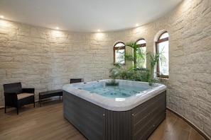 Interior - Geroulios Estate l Weddings, Events & Yoga Retreat (Chania)