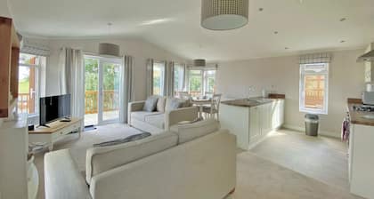 2 bedroom accommodation in Tunstall, Richmond