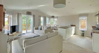 2 bedroom accommodation in Tunstall, Richmond