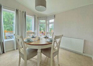 Dining - 2 bedroom accommodation in Tunstall, Richmond (Tunstall, Richmond)