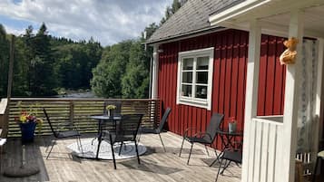 屋外ダイニングエリア