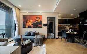 Grand Suite, 1 Bedroom, Club Lounge Access, City View | Private kitchen | Full-size fridge, microwave, oven, stovetop