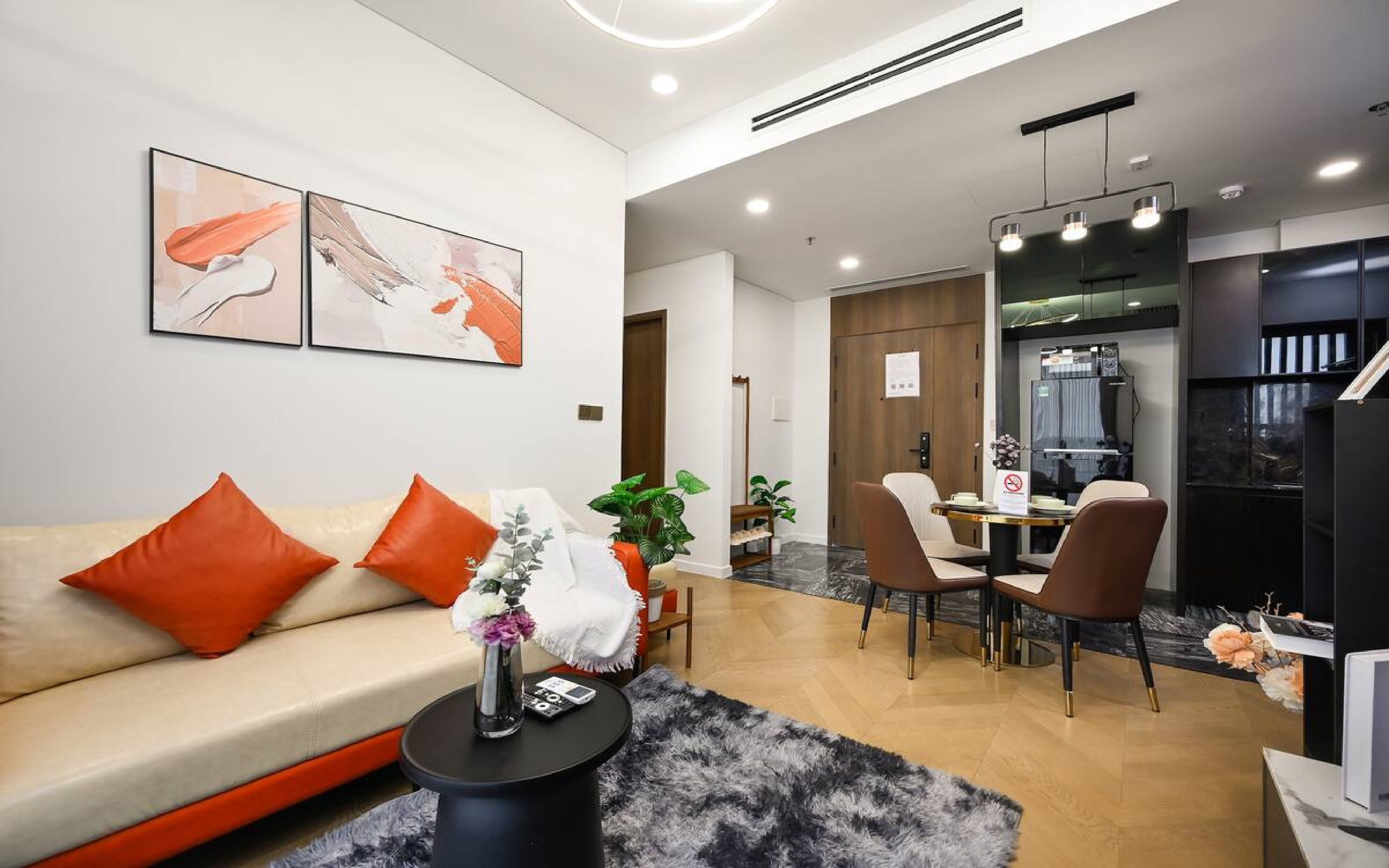 Smart TV, Netflix, películas con cargo, parlantes smart