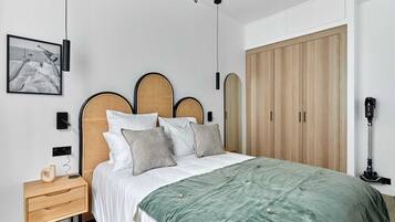 Fer et planche à repasser, draps fournis