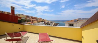 Vista mare, ampio terrazzo e aria condizionata