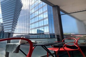 Outdoor dining - Design flat w/terrace, Porta Nuova (Milano)