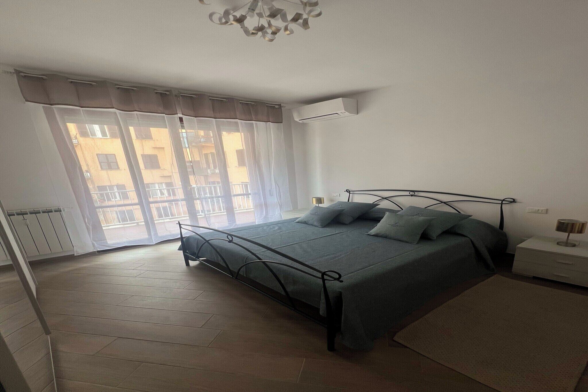 2 bedrooms, desk, iron/ironing board, Internet