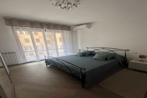 2 Schlafzimmer, Schreibtisch, Bügeleisen/Bügelbrett, kostenloses WLAN