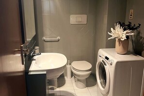 Shower - Quiet apartment 3th floor - Parco Sempione area (Milan)