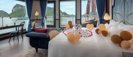 Caixa forta a l'habitació i escriptori