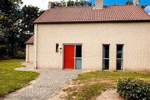 Exterior - Quiet Woodland Getaway for Families (Ewijk)