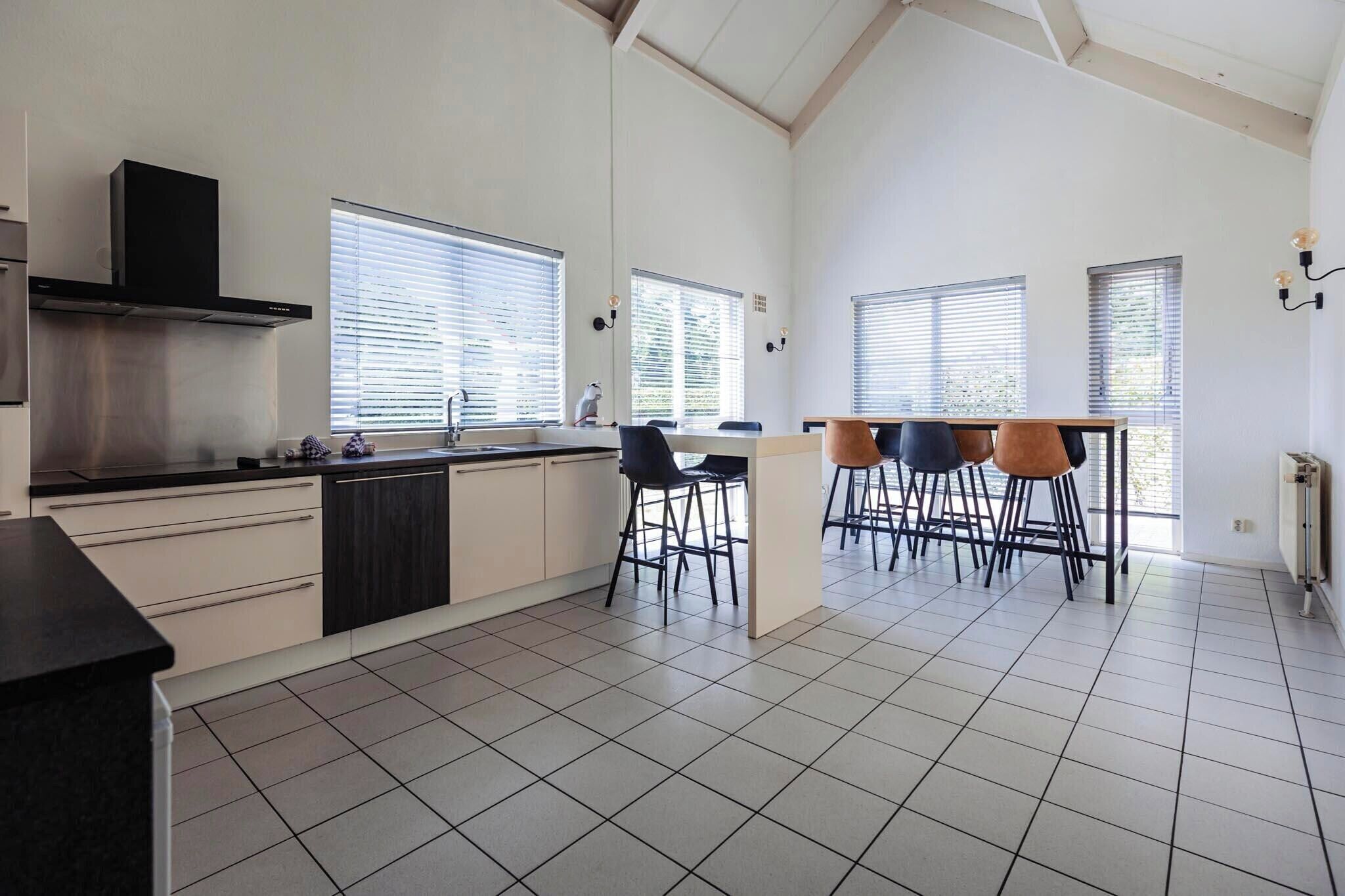 Kylskåp, mikrovågsugn, ugn och spishäll