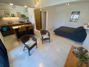 1 bedroom, internet, bed sheets