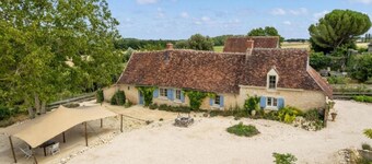 Spacious holiday farm in the Loire Valley
