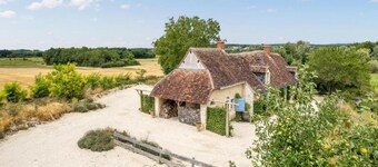 Spacious holiday farm in the Loire Valley