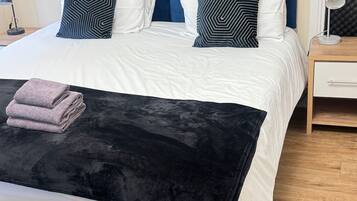 Iron/ironing board, Internet, bed sheets