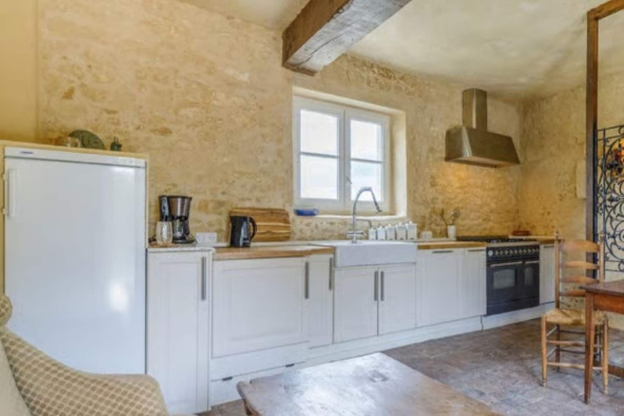 Réfrigérateur, four, plaque de cuisson, cafetière/bouilloire