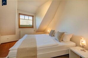 Unclassified image, 5 of 31, button