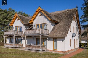 Exterior - Modern vacation apartment with terrace & garden - relaxation on the Achterwasser - Loddin (Loddin)