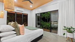 4 bedrooms, iron/ironing board, internet, bed sheets