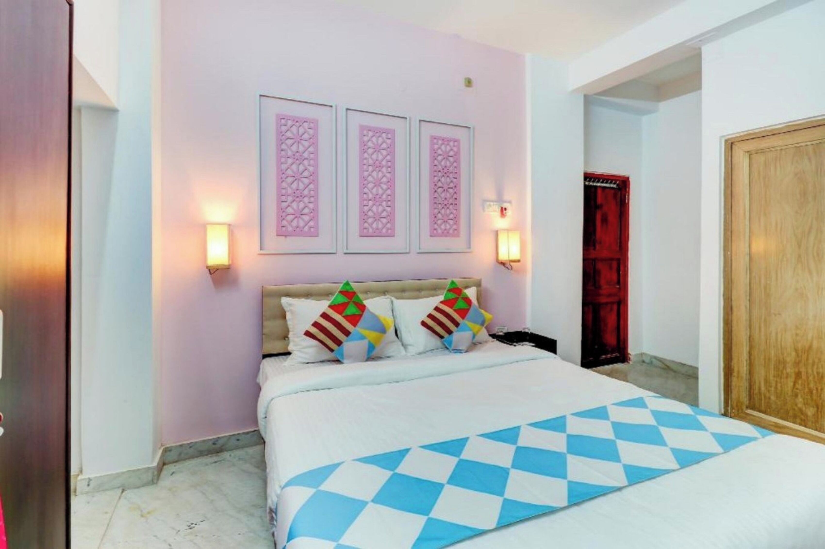 Deluxe Double Room | Hypo-allergenic bedding, desk, free WiFi