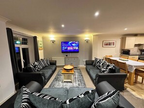House, 4 Bedrooms, Balcony, Garden View | Living area - Dog Friendly Holiday Home in Newquay Cornwall (St. Columb Major)